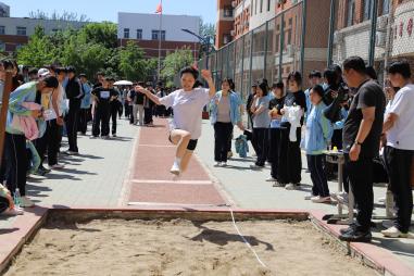 砥砺奋进新时代 田径赛场展风采 北京商贸学校第三十七届田径运动会圆满举行